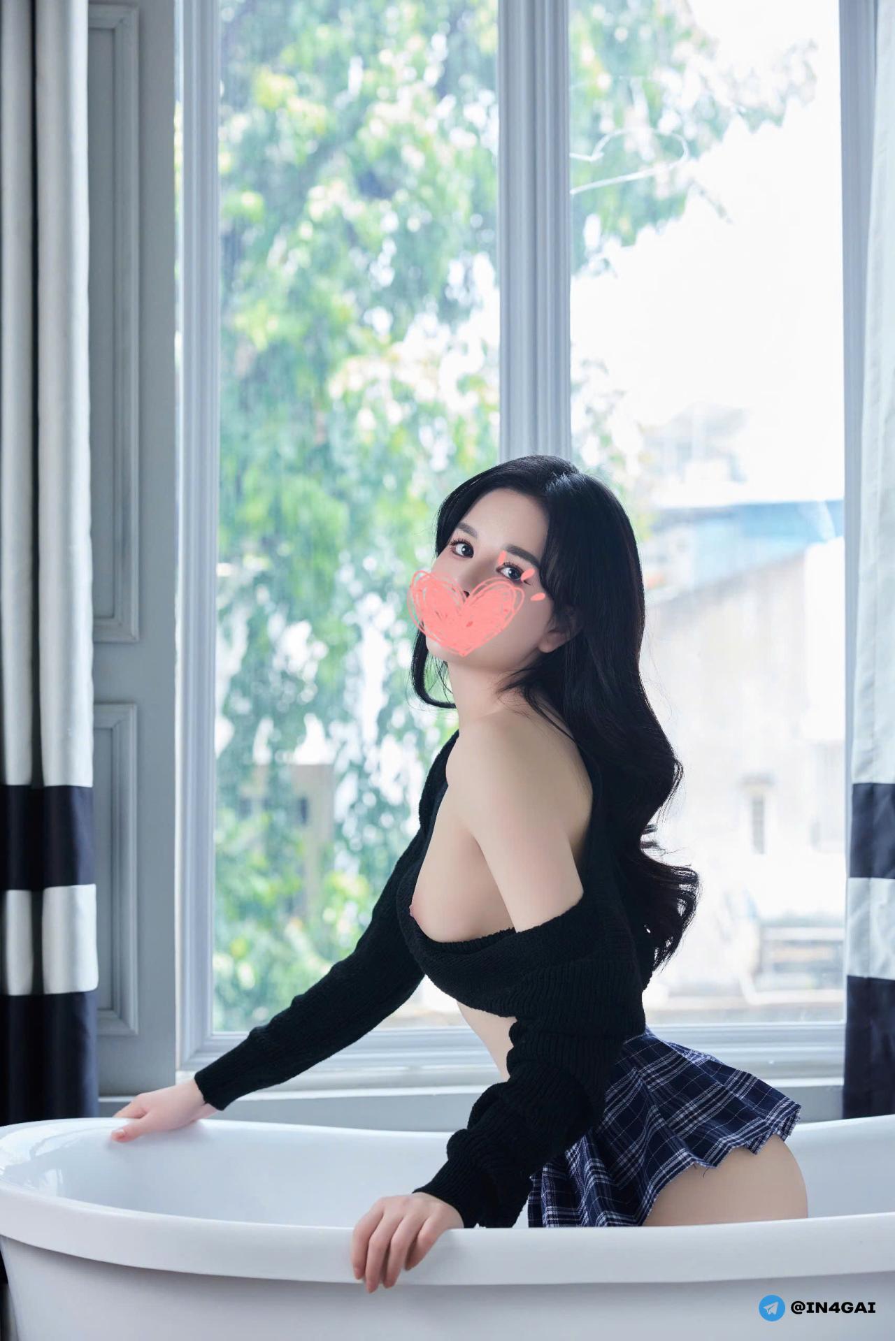 Linh Anh - Em teen loly dâm đãng, làm tình ngon, giá tiền nào của nấy