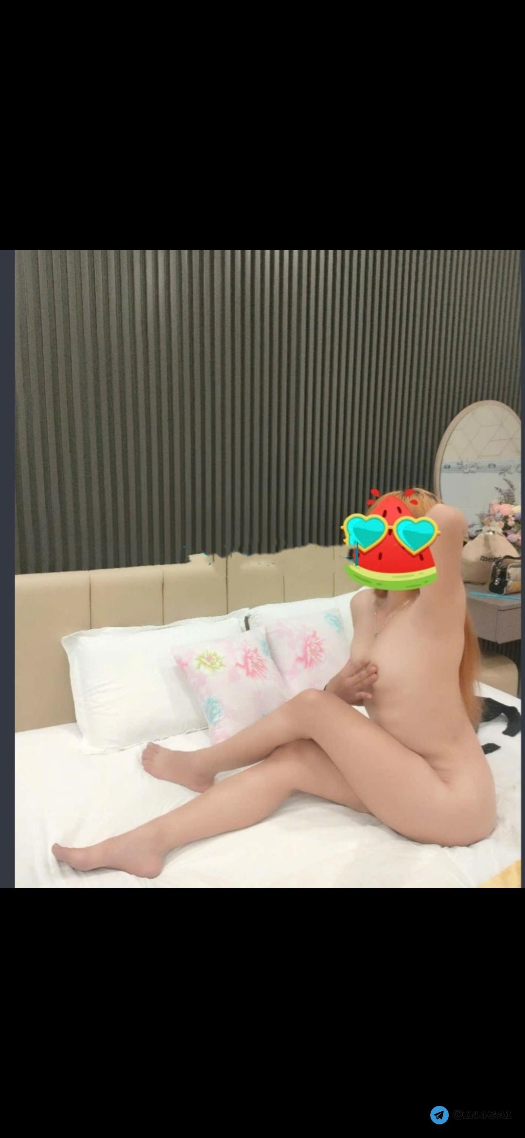 Dâm nữ vy vy mông to . Mộng nước . Làm tới đâu phê tới đó Some 2nam. E có nhận HF . Bbum .