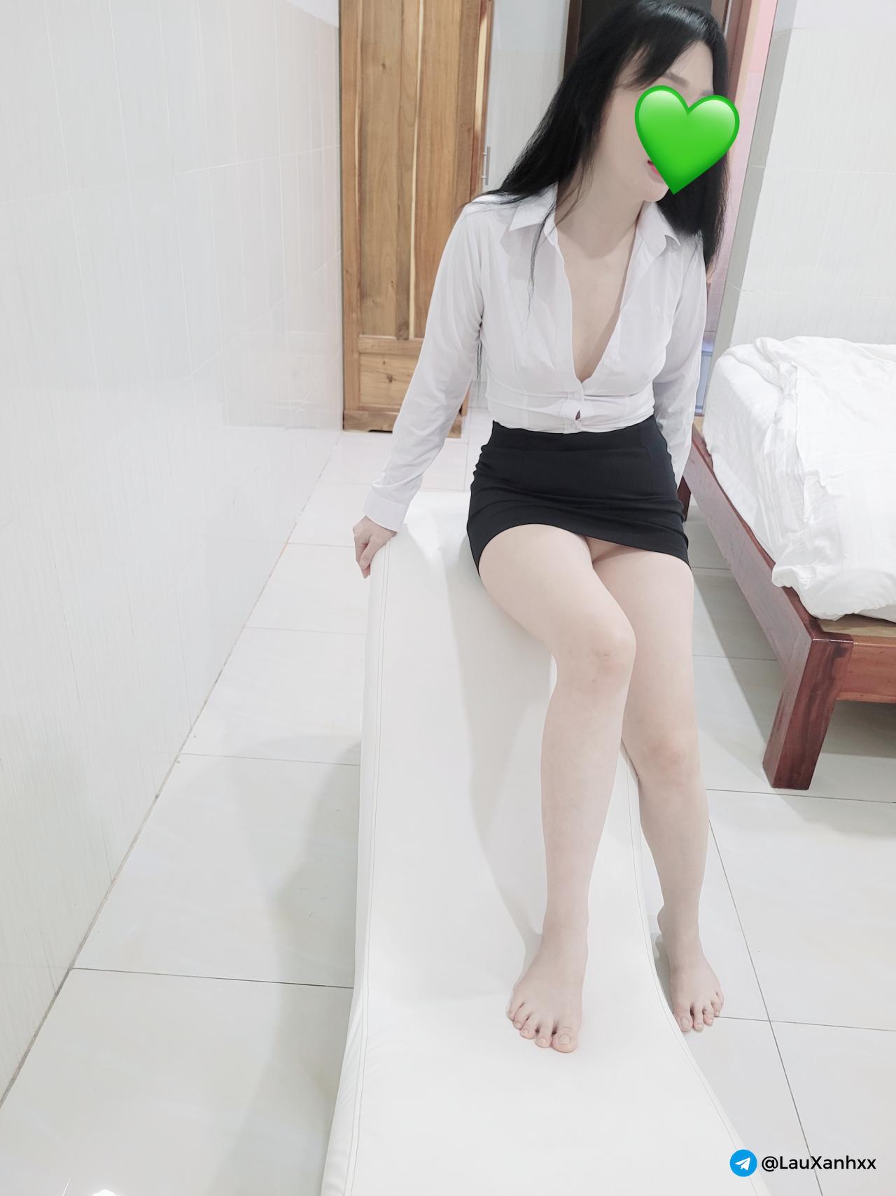 Ý nhi hình dt chân thật 100% nhe. Cute trắng nõn.