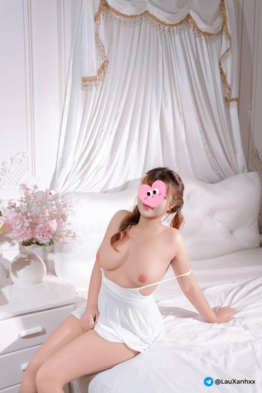 NEW BÉ HUYỀN 2008- NON TƠ TRẺ TRUNG BÍM KHÍT NHIỀU NƯỚC