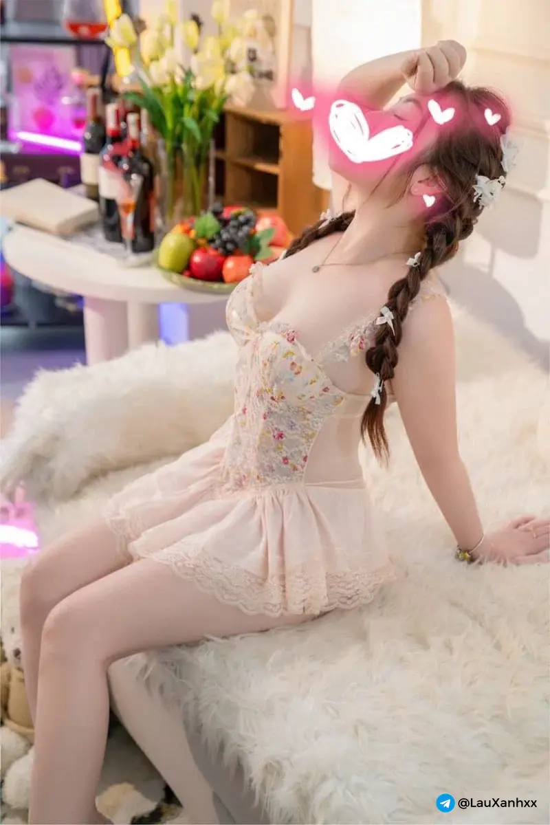 HOTGIRL LY LY MẶT XINH VÚ ĐẸP, SERVICE CỰC ĐỈNH