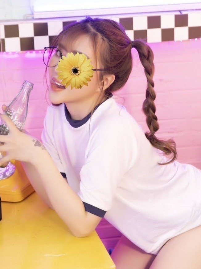 NGỌC MÂY-BÉ LOLI 2k LÊN SÓNG