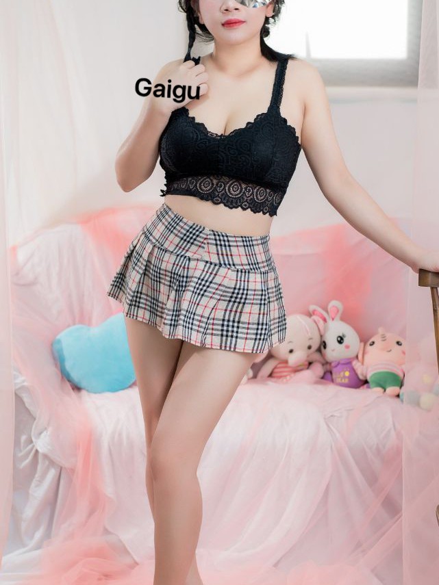 Phương Nhi-Gái miền Tây nhỏ bé anh thương