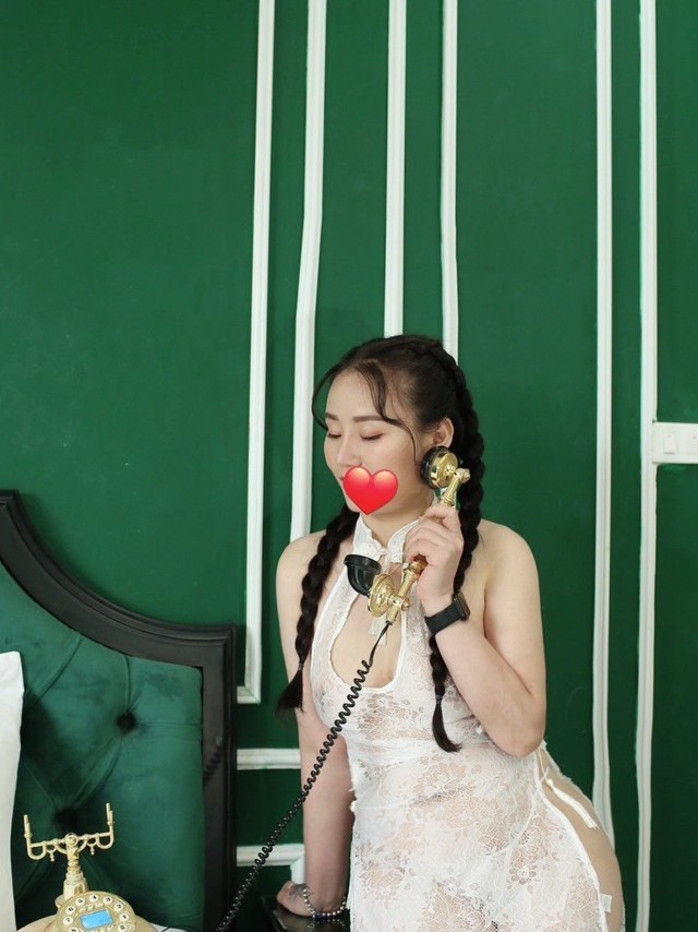 Linh Linh - Vú to tự nhiên , múp rụp.