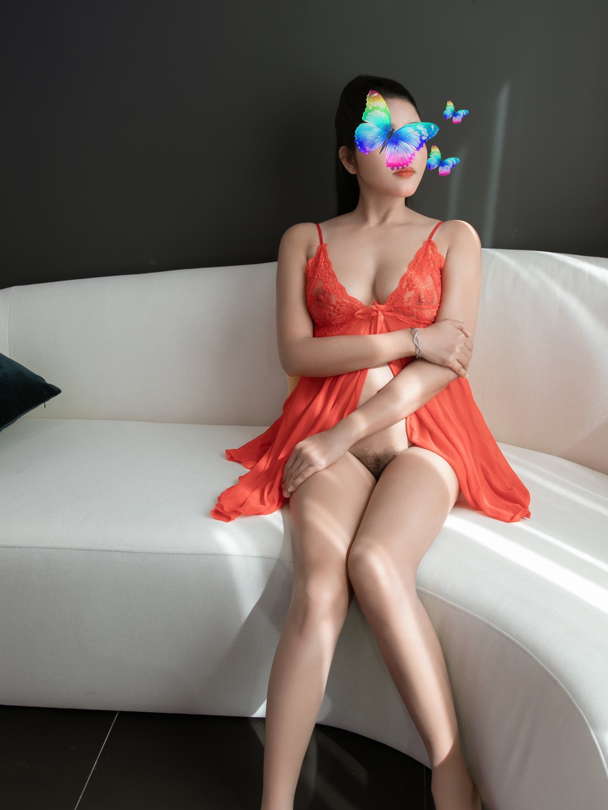 TINA ❤️ Cô Gái Quyến Rũ, Vòng 1 To Tròn
