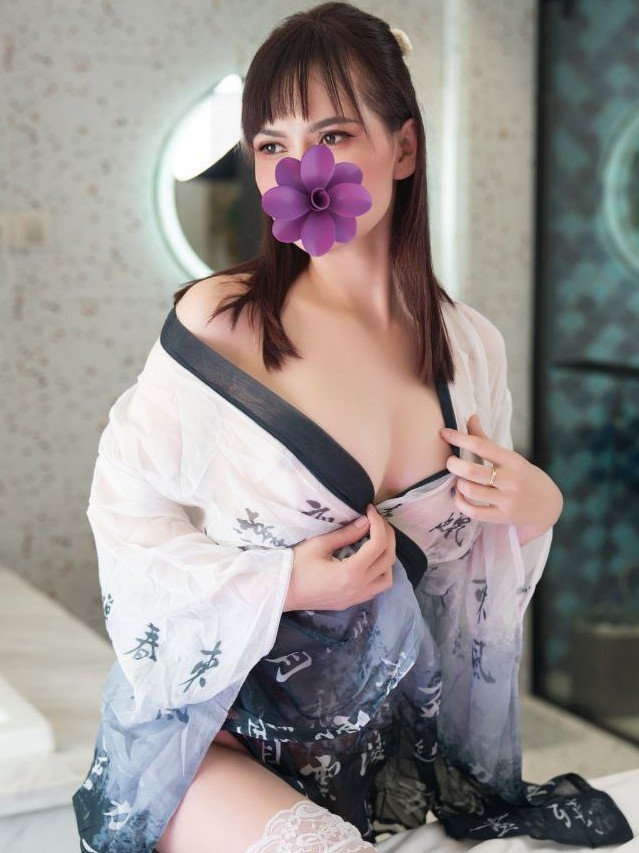 SU SANY - Em gái dâm duyên, yêu chiều khách