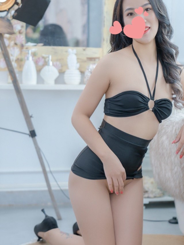 Hạ Vy - Em Gái Dáng Đẹp, Dịch Vụ Tận Tâm