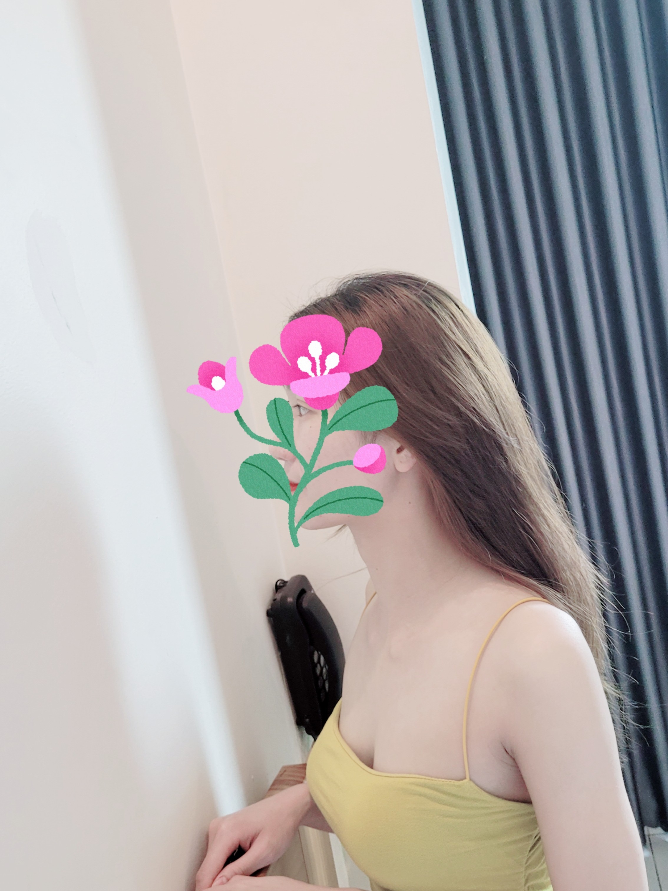 Uyên Nhi - Em khá dễ thương, phục vụ tốt