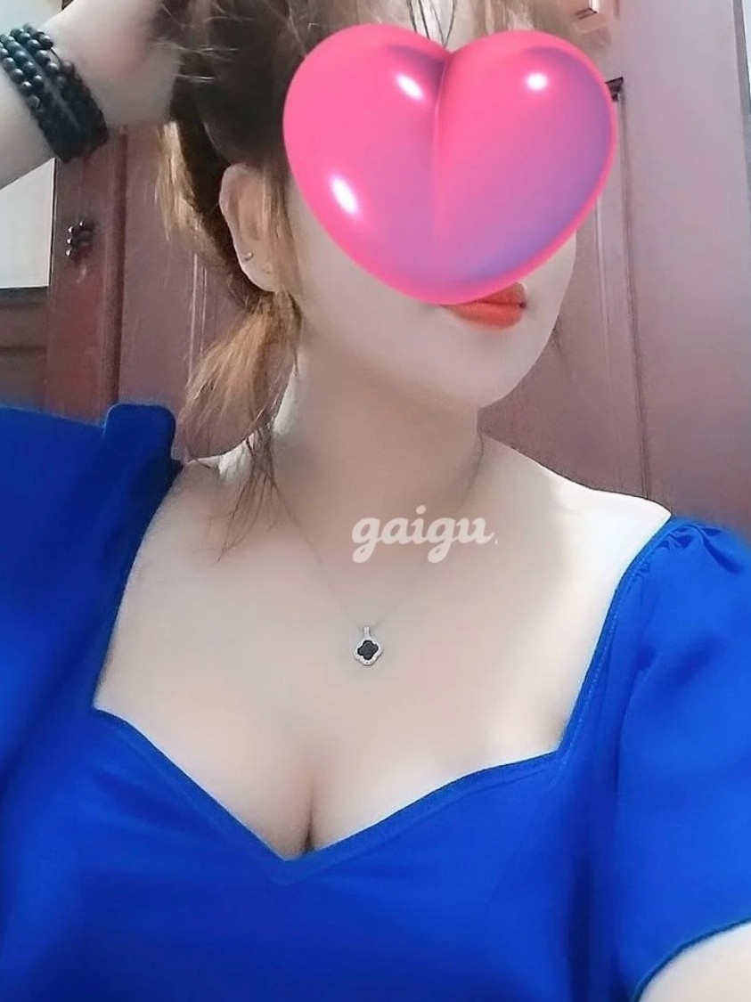 Bảo Hân - Em Gái Múp Duyên Dáng, Phục Vụ Nhiệt Tình và Dâm Đãng