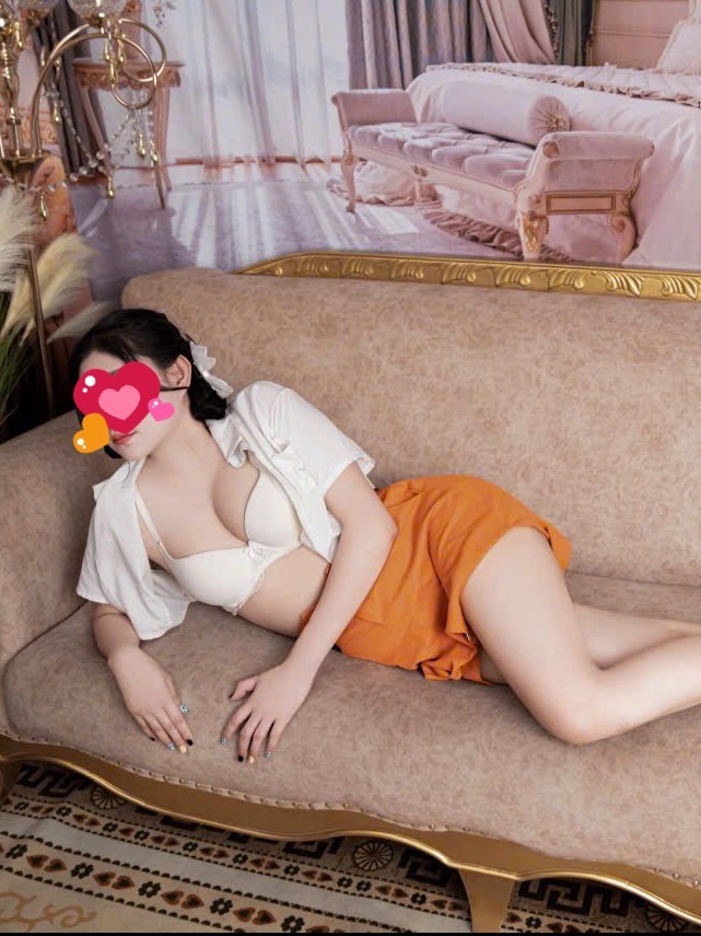 HOÀNG ANH Body Đầm Chắc - Bướm Hồng, Mông Cong, Chiều Khách Hết Ý