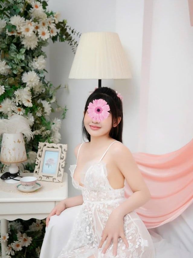 Hoa Phan 2k7 – em non mới lớn, thân hình nuột căng, nước nôi ướt át