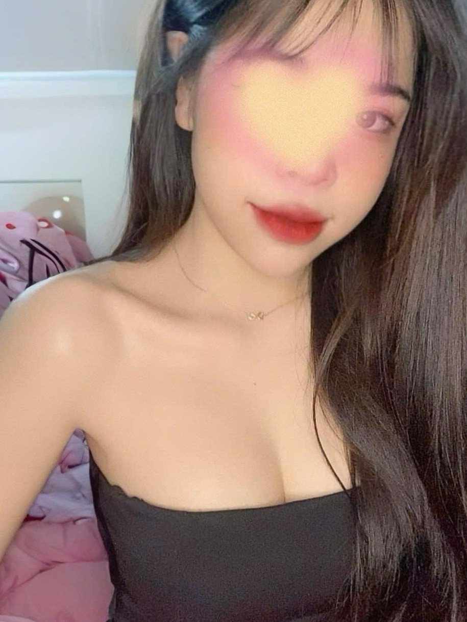 Nhã Phương - Gái Xinh Mặt Dâm, Body Nóng Bỏng