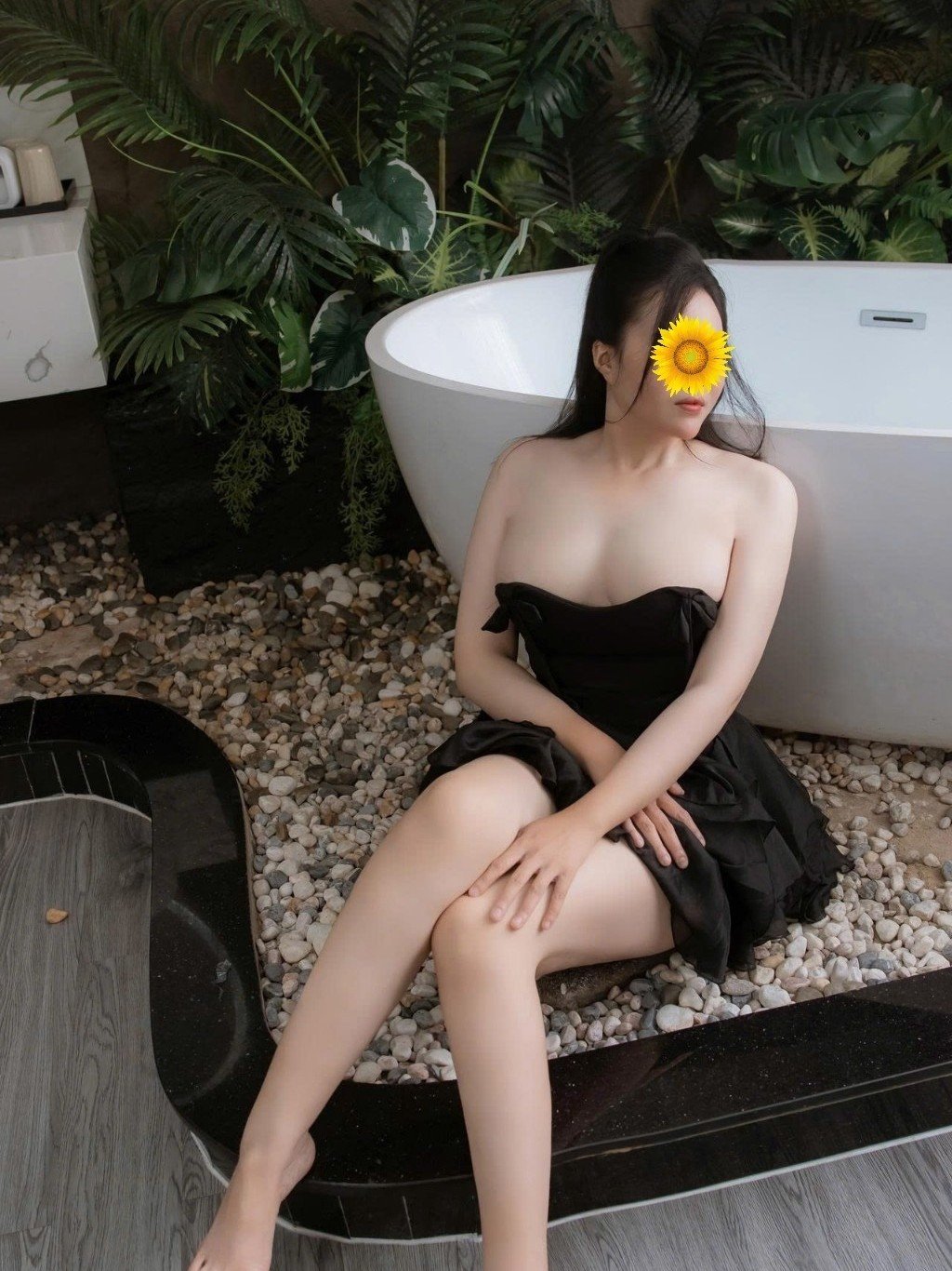 Ngọc Miu cao ráo vú to mông bự tình cảm