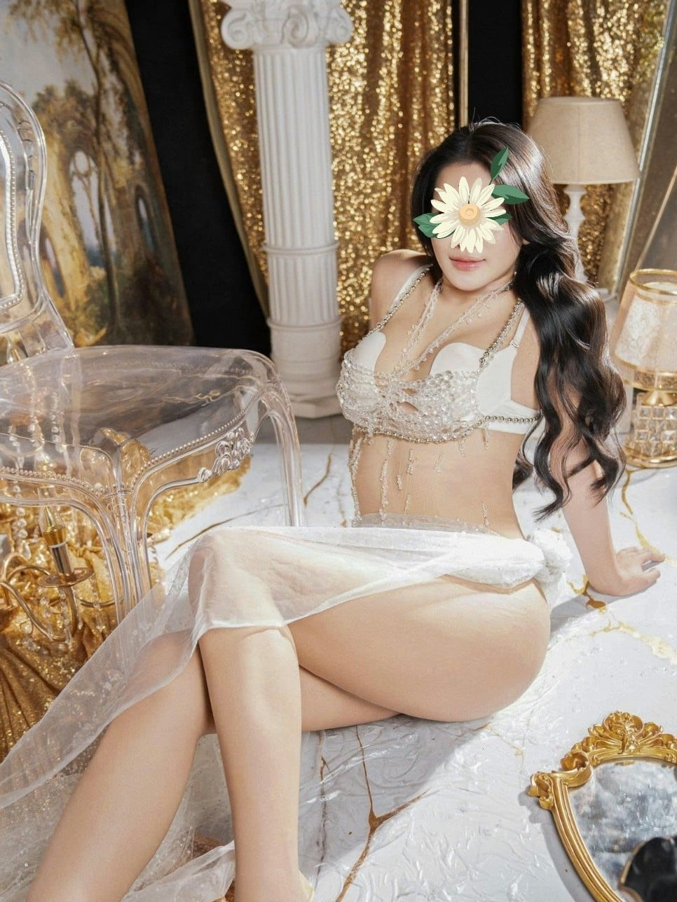 Thúy Kiều xinh xắn vú mông săn chắc căng đét tình cảm