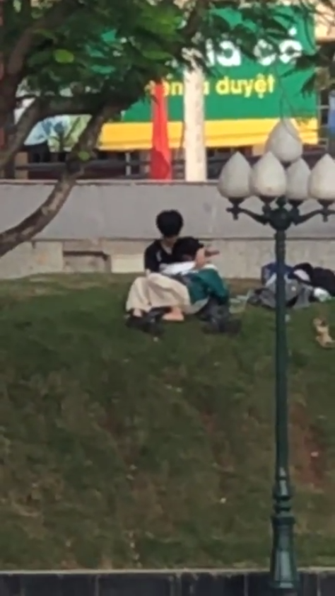 今天最火的北宁年轻学生情侣