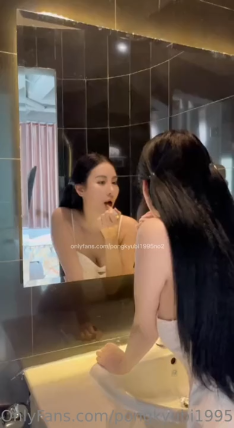 Em Pong Kyubi Long mòng gà đụ nát. Đi tắm là phải móc