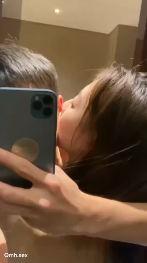 Dzú gái mới lớn như thế là chuẩn rồi