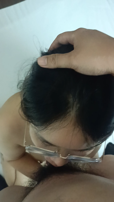 Em người yêu kính cận bú liếm cực nứng