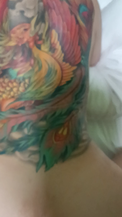 Em gái xăm trổ đầy người rên nhẹ nhàng cực kích thích