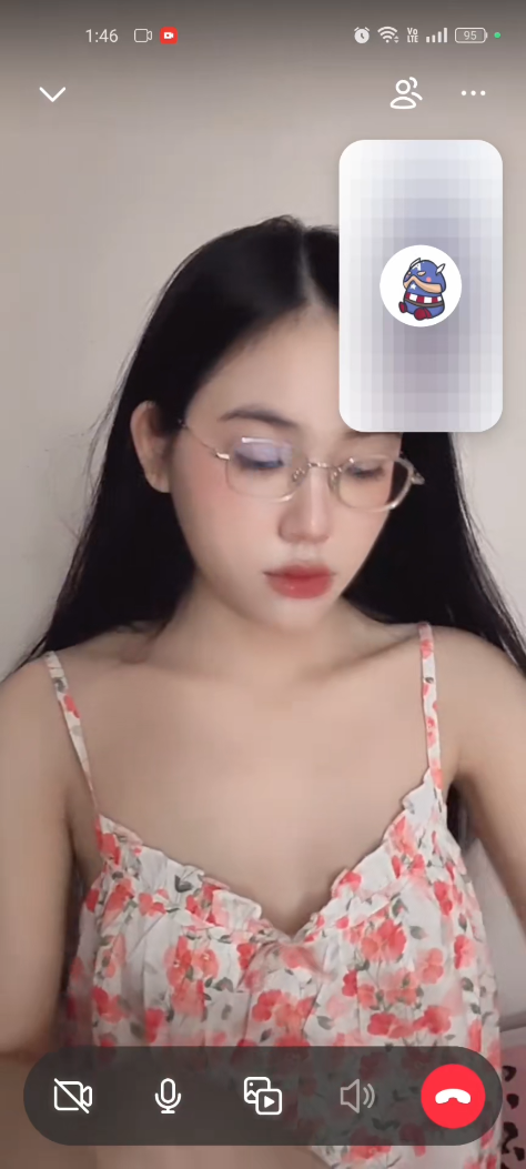 Call video với gái xinh